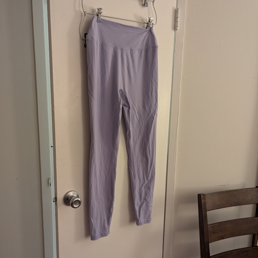 EUC Large BuffBunny Micro Legacy Leggings In Lavender